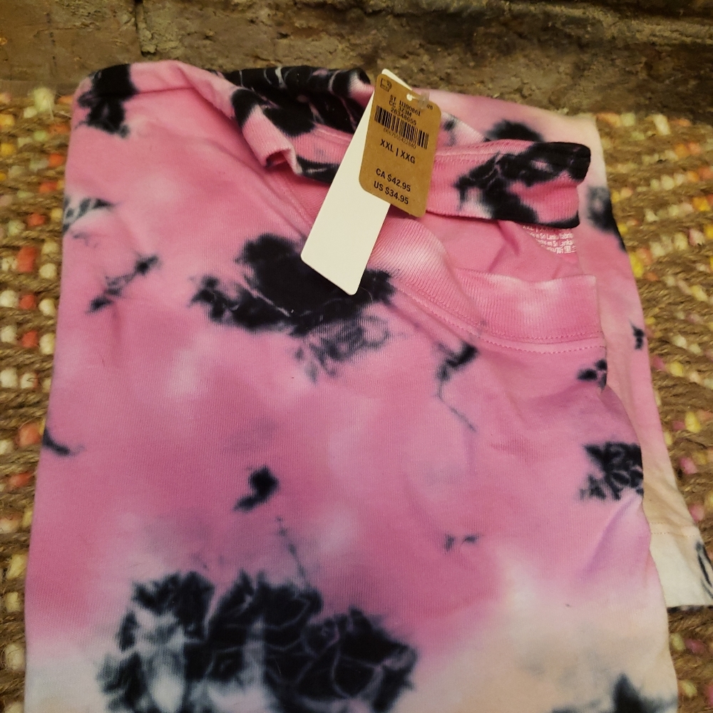 VS Pink tie-dye shirt